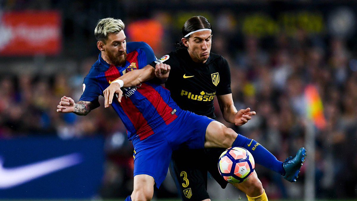 FCBW_A7's tweet photo. فيليبي لويس (لاعب اتليتكو مدريد) :
جائزة الافضل في العالم تمنح للأعب الافضل ، وبالنسبة لي الافضل الآن هو ليونيل ميسي ، كما كان في السابق ، وعدم فوزه بها يفقد الجائزة مصداقيتها ، لا يهم الابطال او المونديال ، الافضل دائما هو ميسي . https://t.co/zmdwNpTNbt