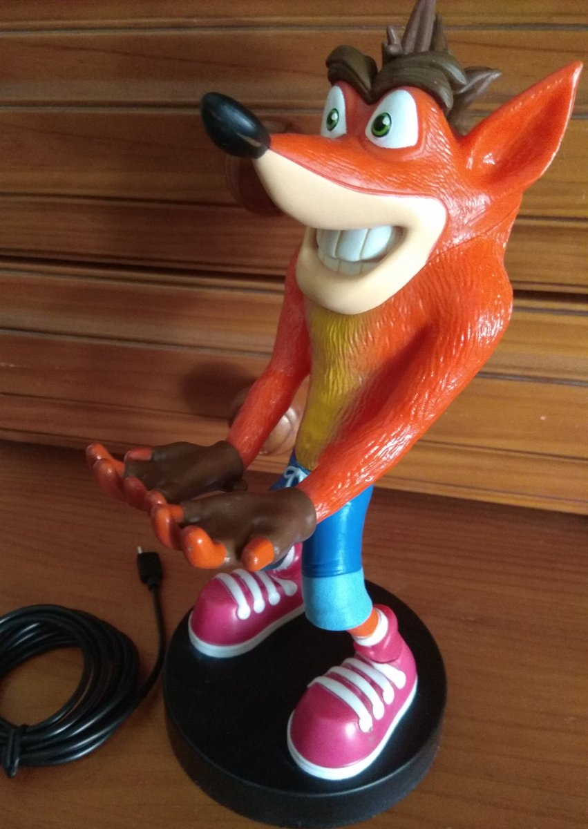LS7_22's tweet photo. ¡ Gracias @xtralife_es por este Crash Bandicoot ! Es la primera vez que compro con vosotros pero no será la última 😉 Ya tengo dónde poner mi mando de @PlayStationES ✌️ https://t.co/3cqzKbTGvZ