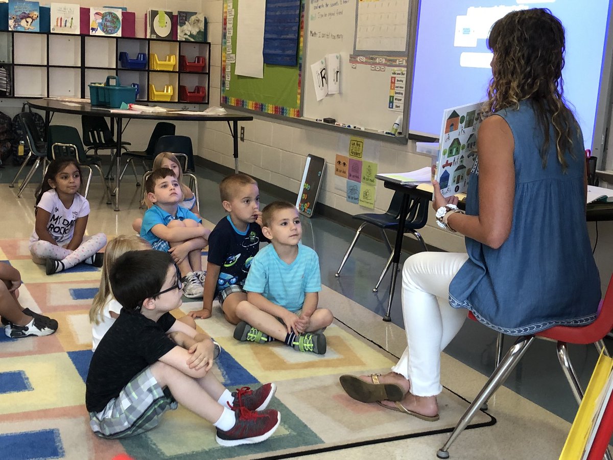 anna_grant's tweet image. Thank you @MixedupinBooks for being our guest reader yesterday!What a treat! #180Midway #MesEmpowers @HaleyM_USC