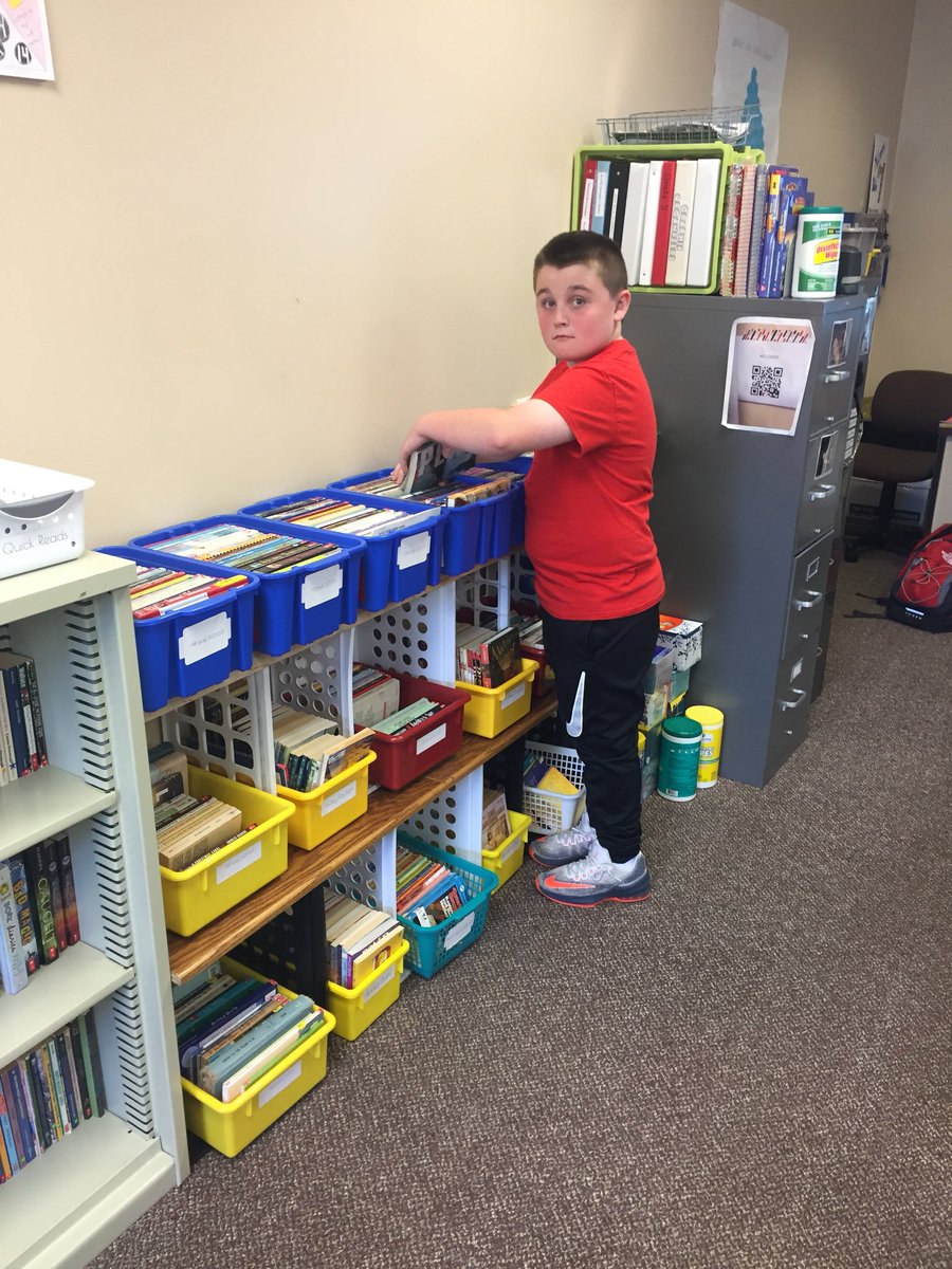 MrLangemo's tweet photo. Day two is underway. We’ve already found some Good Fit Books and we’re making some cool, personalized bookmarks to use in them. #GoodFitBook #WEMPatriots #WeLove2Read https://t.co/MDSJEbfWcc