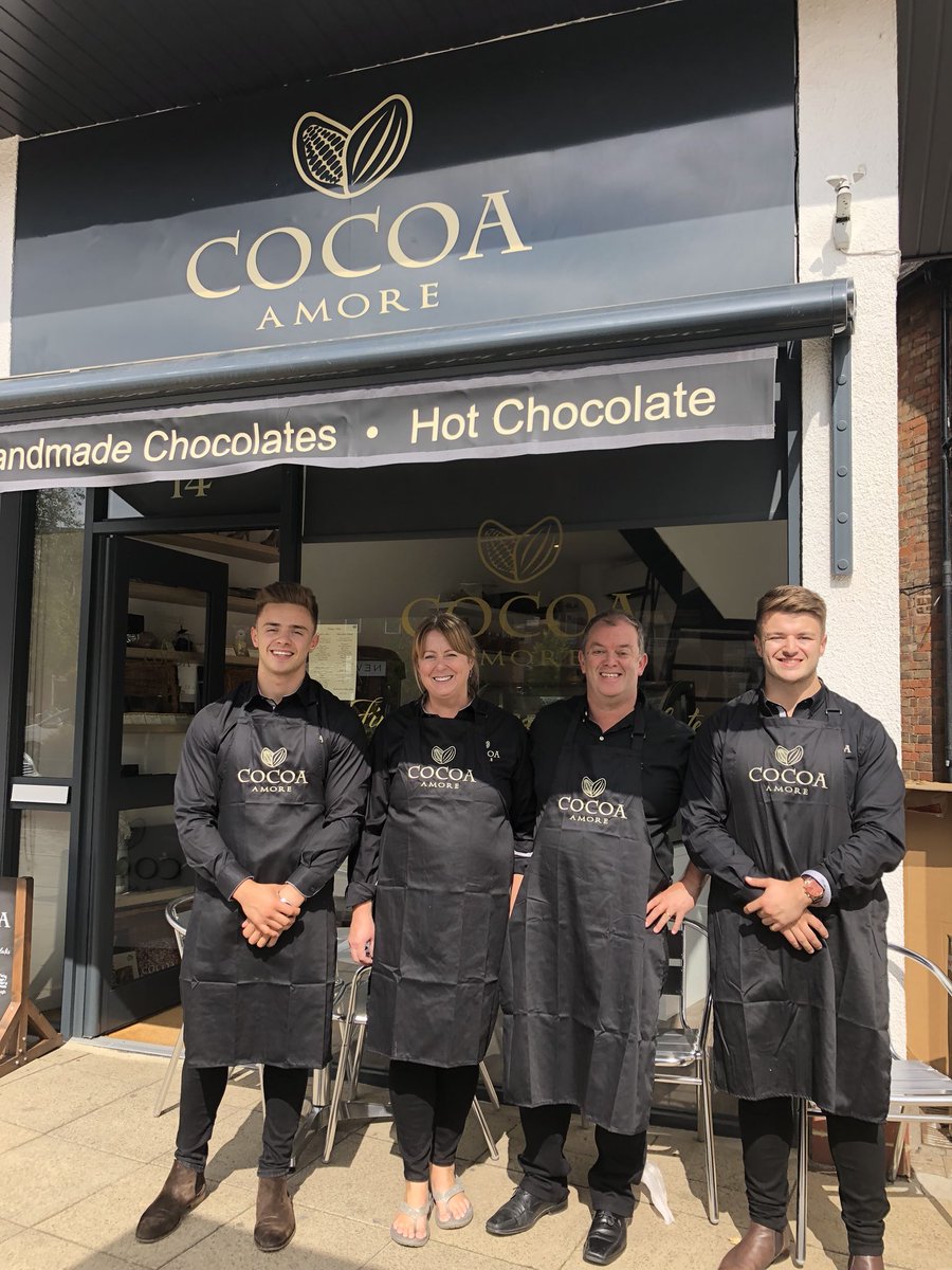 The grand opening of <a href="/CocoaAmore/">Cocoa Amore</a>  new chocolate shop on The Square today in #MarketHarborough 🎉 It’s definitely a family affair 💗💙💙💙

#Chocolatier #Artisan #BuyLocal