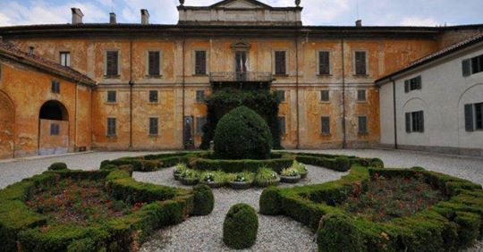 FondCariplo's tweet image. Dal 15 al 30 settembre torna "Ville aperte in Brianza", la manifestazione promossa dalla Provincia di Monza e della Brianza, che ogni anno consente di scoprire piccoli e grandi gioielli del patrimonio culturale di Fondazione Cariplo. 
villeaperte.info/ville-aperte