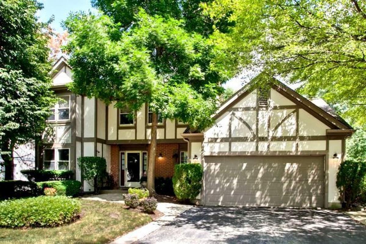 International_D's tweet image. Everett Schwartz GRI would love to show you the #listing at 157 COPPERWOOD Drive #Buffal... tour.illinoisproperty.com/home/QMLCQK