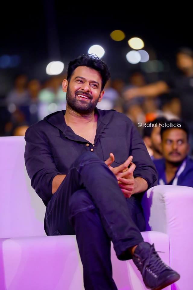 IamVasuLaveti's tweet image. ప్రభాస్ ఫ్యాన్స్ గ పుట్టాను ... ప్రభాస్ ఫ్యాన్స్ గ చస్తాను ... Once a Prabhas fan always a Prabhas fan ... Love u darlings ❤️❤️❤️❤️❤️❤️
#Prabhas 
#50DaysToREBELSTARBday 
#Prabhas20 jai Prabhas ... Jai Jai Prabhas