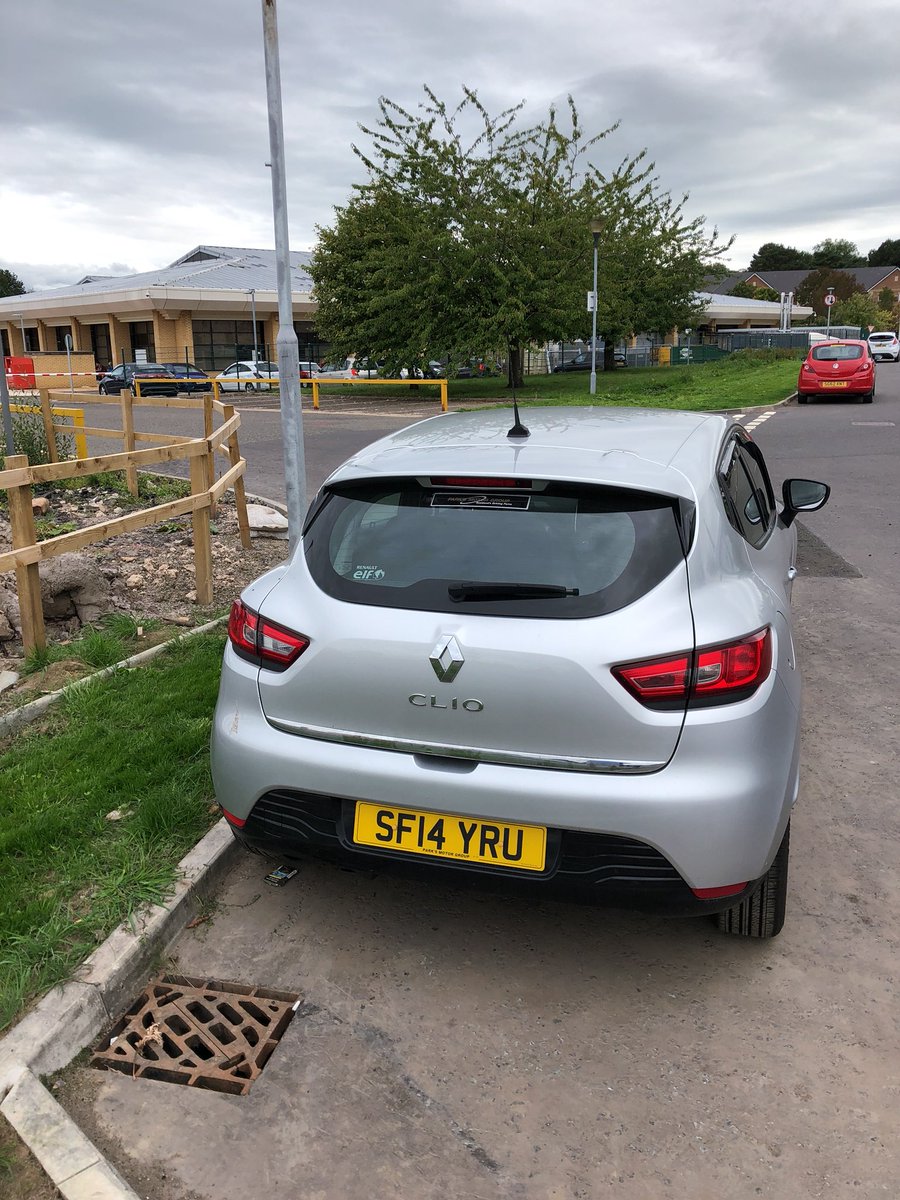 thetanbar's tweet photo. Why do your staff continue to park in our estate? Why is your health&amp;safety officer not returning emails? #SamanthaHarlen @britishgas @SouthLanCouncil @policescotland https://t.co/lghy0DzYAL