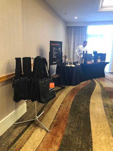 isolvedhcm's tweet photo. Mmm, you smell that? It’s the scent of power (and coffee), coming from Desert Suite 3. Our open house is going strong, so come in and find out how you can be part of the strongest community of elite service providers: the iSolved Network. #iSolvedPEO @NAPEO #NAPEO18 #PEOIndustry https://t.co/3t2LqwSFWP