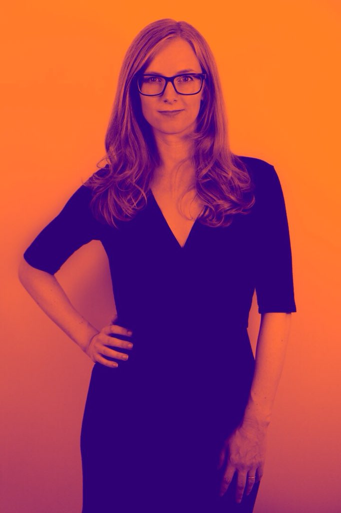 Siorna's tweet photo. It’s true! I’m back on twitter after a long hiatus with a new career and fresh tweeting out look. Loving the photography life. Here’s the amazing author and historian @History_Lauren’s colourful headshots. Can’t wait for her new book to come out!  #authorheadshot https://t.co/ftrPgRQyta