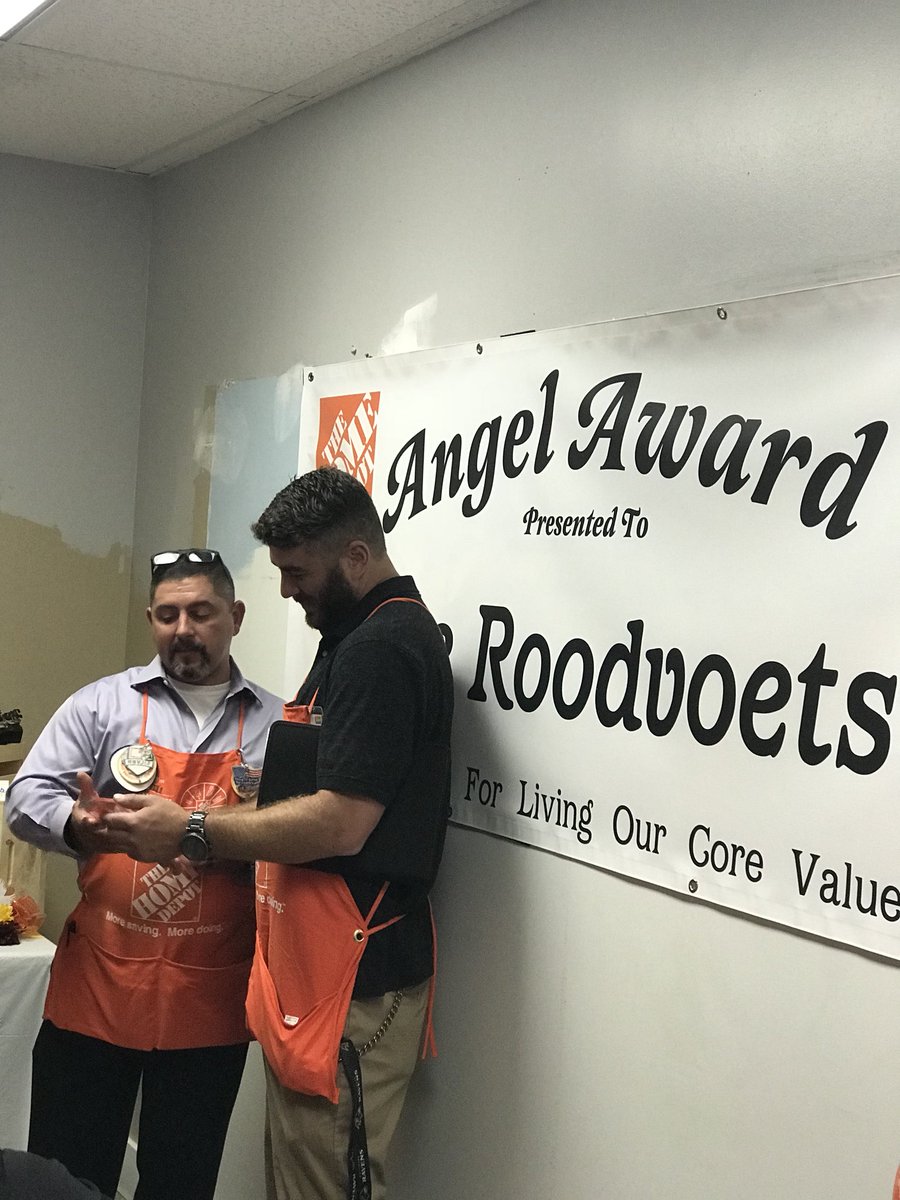 Celebrating DS Joe Roodvoet’s  (str 2589 S. Annapolis) selfless act that saved the lives of a mother and 2 children during the Ellicott City with The Home Depot Angel Award! Well deserved Joe! #naptown2589 <a href="/PaulDeveno/">Paul Deveno</a> <a href="/crystal_hanlon/">Crystal</a> <a href="/BejnaJim/">Jim Bejna</a>