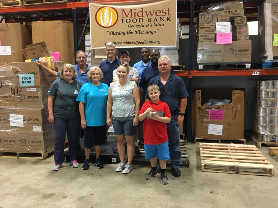 GeorgiaPower's tweet image. Our Metro West Citizens packed 6 large pallets of food at the @MidwestFBGA. That&apos;s enough to help about 400 families. #WeHelpBecauseItsHome #GAPowerfulService