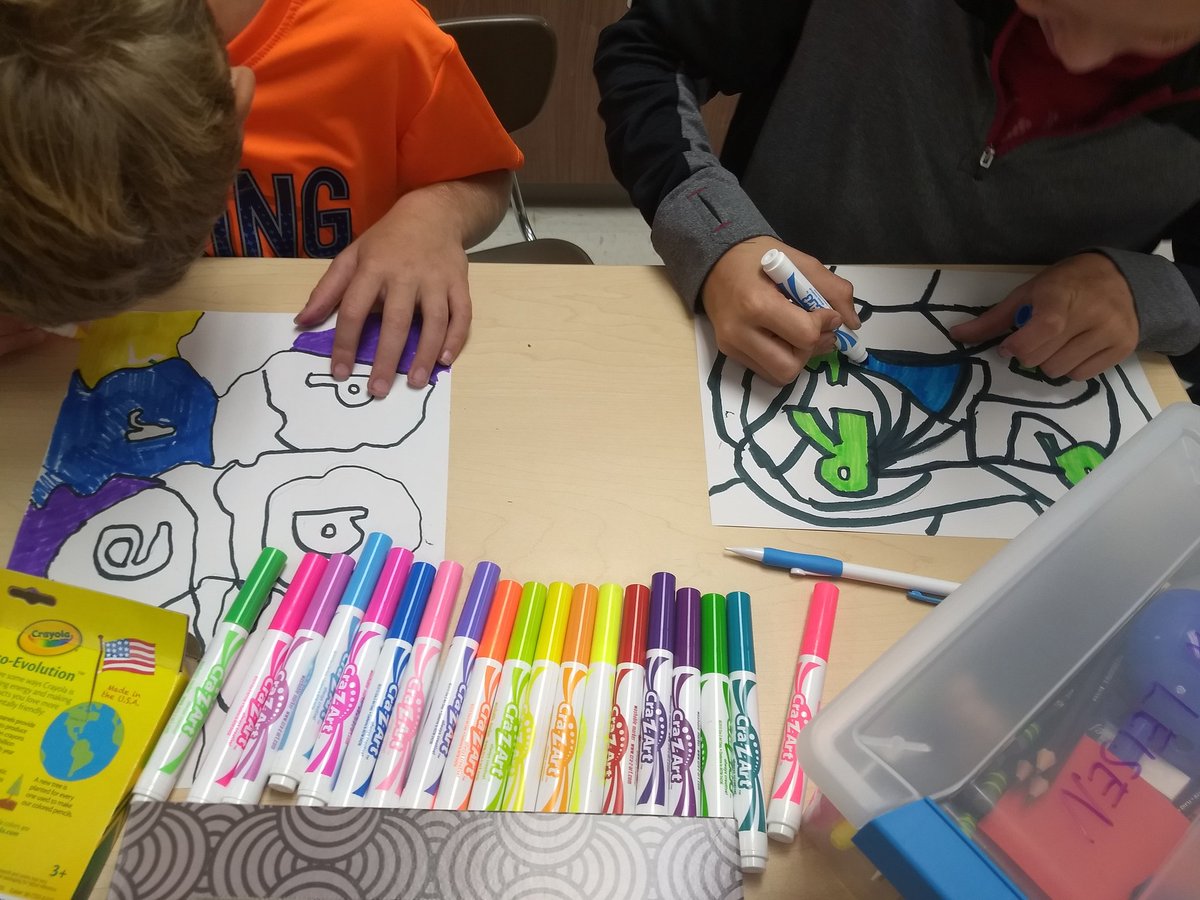 stpapp34's tweet photo. Getting to know each other, breaking out the new supplies, and making mystery name designs. Let's build some community! #rfpride https://t.co/vOyzwdKAWn