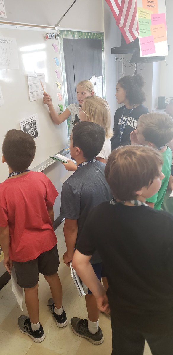RockinitBrock's tweet photo. #latepost Who dunnit? Students categorize and analyze primary and secondary source documents to solve a crime.
#BeBrooks97 https://t.co/p8mlyB0h3g