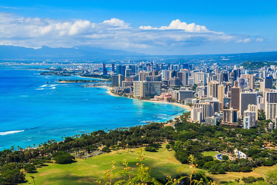GoWaikiki_'s tweet photo. Renting a car in Hawaii is not a good idea, and here is why? 
https://t.co/6s5AYQBDNR
#gowaikiki #shuttleservices #hawaiitourservices #shuttleairportservice https://t.co/DltMivSLXT