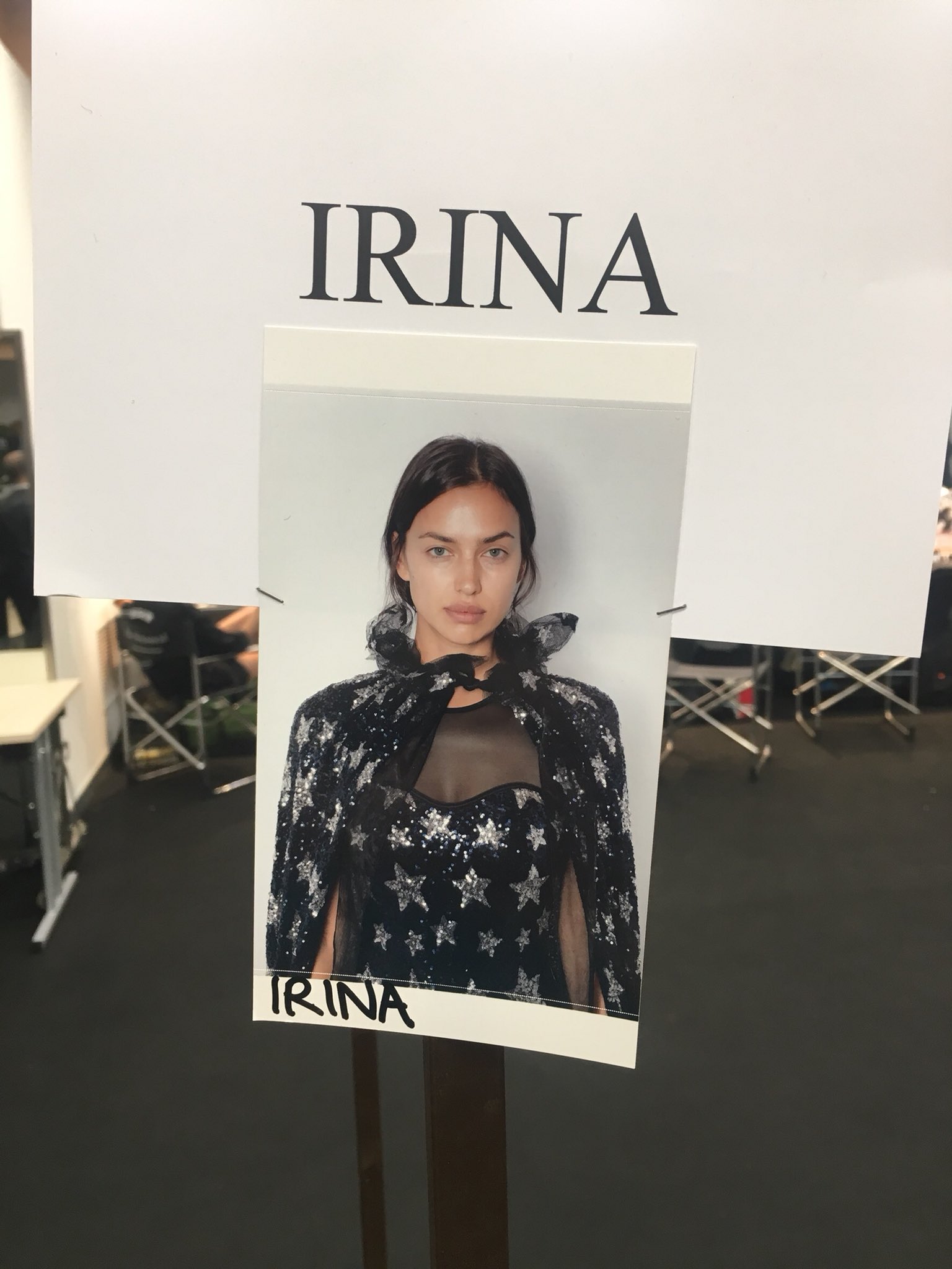 Wwd Japan イベント取材 イタリア発ランジェリー インティミッシミ のショーのバックステージに来ています ショーにはブラッドリー クーパーのパートナーのイリーナ シェイクやブラジル人スーパーモデルの イザベリ フォンタナ Wwd Japan イベント取材 イタリア発ランジェリー インティミッシミ のショーのバックステージに来ています ショーにはブラッドリー クーパーのパートナーのイリーナ シェイクやブラジル人スーパーモデルの イザベリ フォンタナ