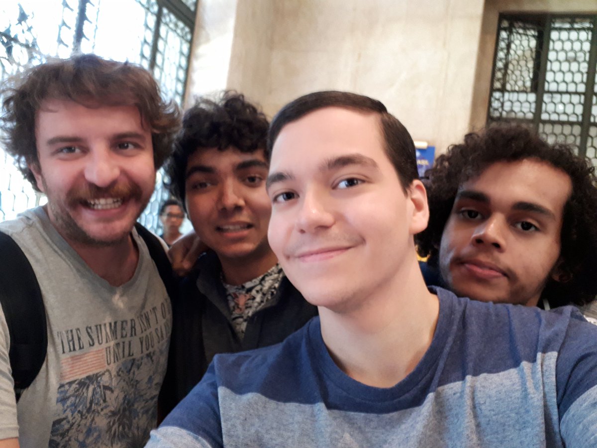 Já teve foto com um dos pilotos!
Ps: já fui zoado por um integrante do Choque de Cultura!
@DanielSFurlan @raulchequer @caitomainier @ramos_leandro