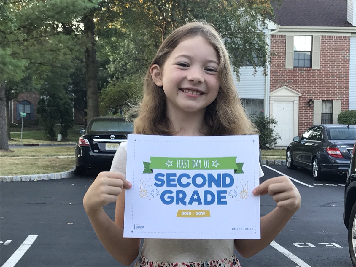 pkj1017's tweet photo. First day of 2nd grade! (And proud to help our next door neighbor through her first day of kindergarten!) @HeyThereMJ #MSBFirstDay https://t.co/ICbuPC6Eeg