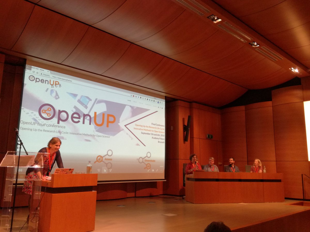ProjectOpenUP's tweet photo. . @elentoli presenting #OpenUPHub - an online, interactive & collaborative tool from researchers to researchers. #OpenUP2020 https://t.co/zX2luiN0QS https://t.co/1UZjrtHEWg