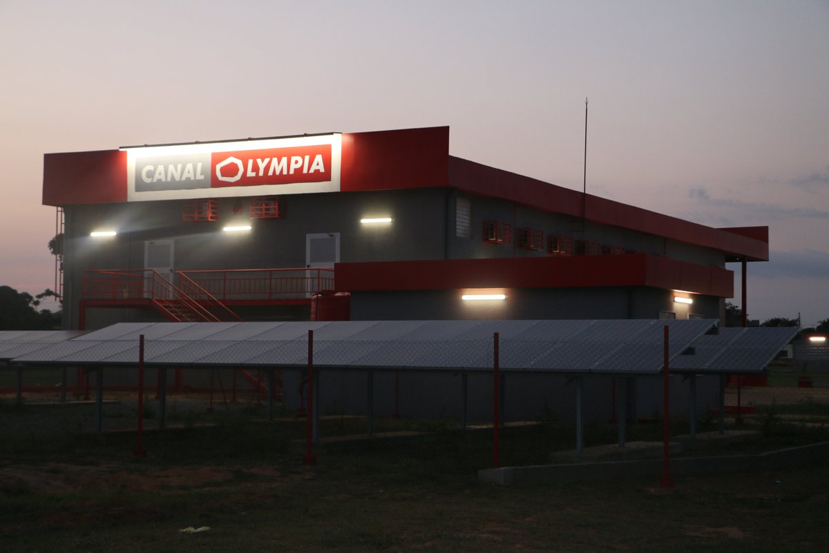 Une nouvelle grande salle de #cinéma sera bientôt inaugurée à Agoé. Implantée dans l'enceinte de la  Bluezone Cacaveli, Canal Olympia 2 est alimentée par l'énergie solaire. Le ministre chargé de la culture y a effectué une visite de suivi de l'état d'avancement des installations.