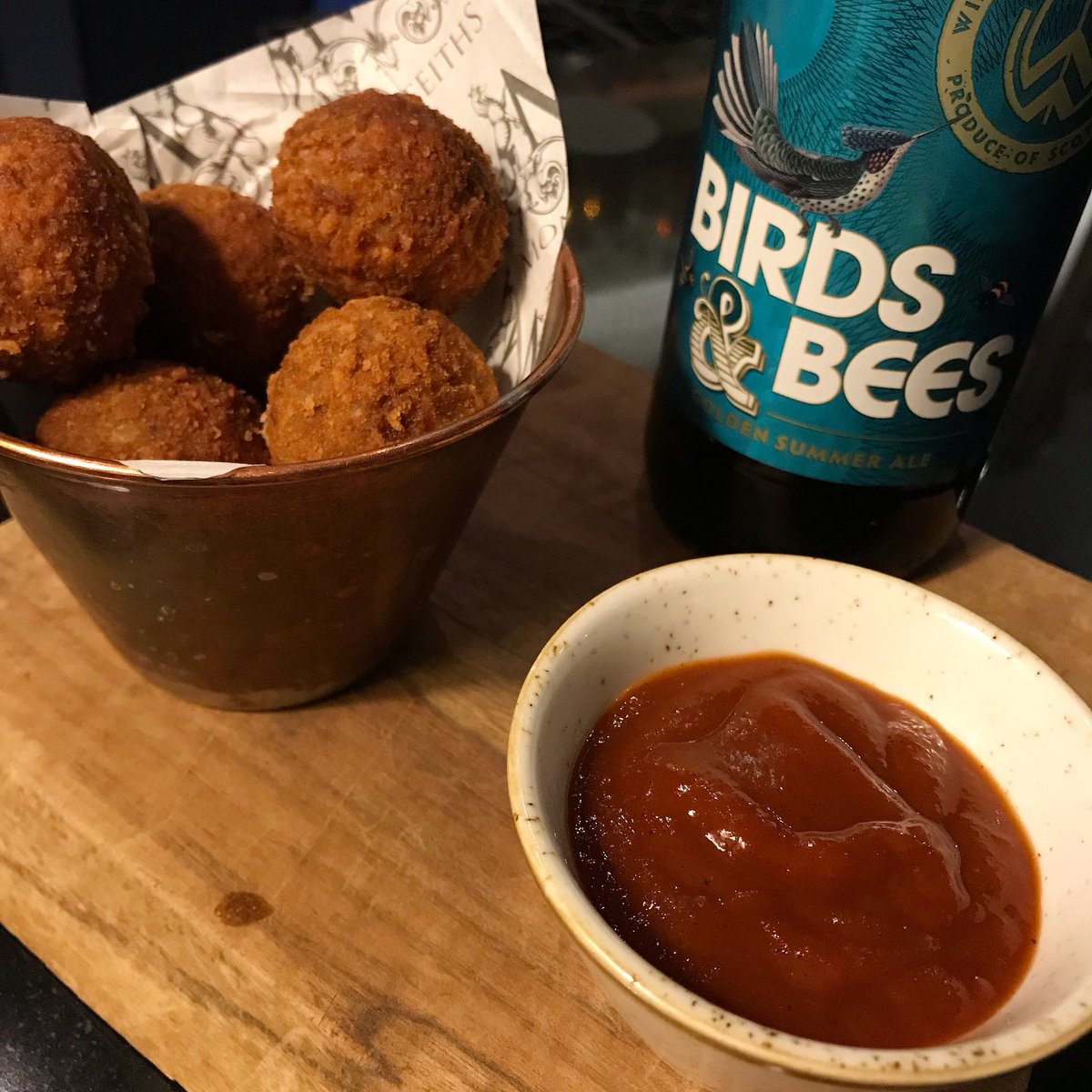 Monteithsclose's tweet image. If it’s just a few drinks &amp;amp; light bites you’re in the mood for pull up a stool at the Monteiths bar. An extensive drinks list is complemented by tasty grazers such as haggis bon bons with Bloody Mary ketchup. No booking required #Edinburgh