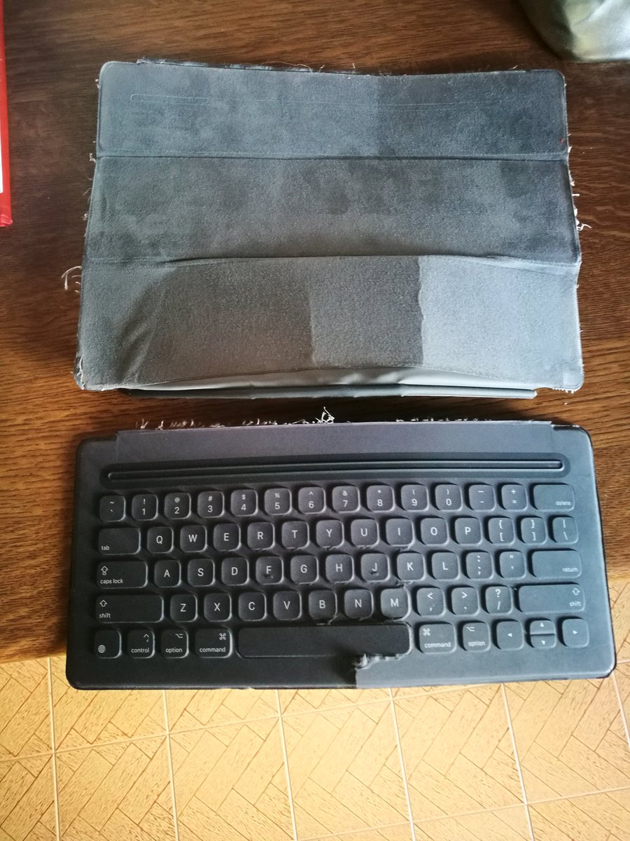 Nikos_Chat's tweet image. This is what happens when your so called ''smart keyboard" doesn't work for three months. #apple #angrycustomer
