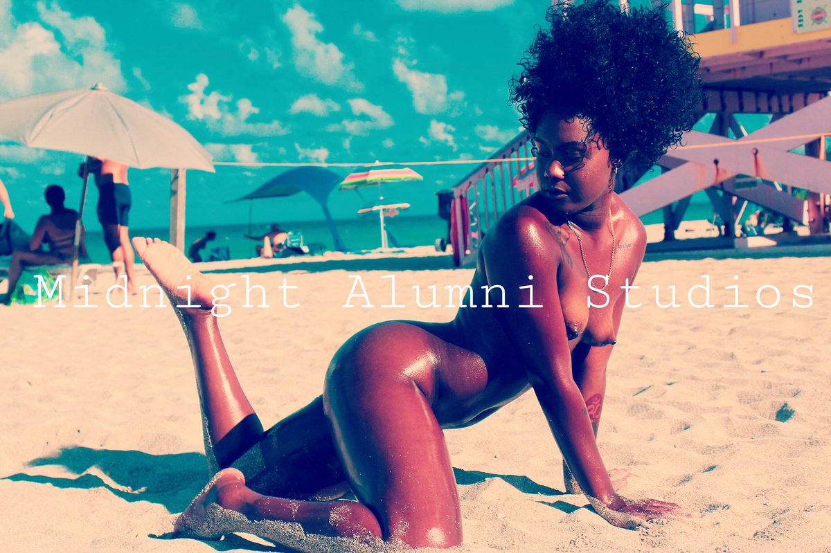 StudiosAlumni's tweet photo. #blackgirlmagic #BlackTwitter #BlackLivesMatter #blacknudist #blacknaturism #ebonynudity #ebonymagic #naturists #nudebeach #BlackWomen https://t.co/q4940cf7bM