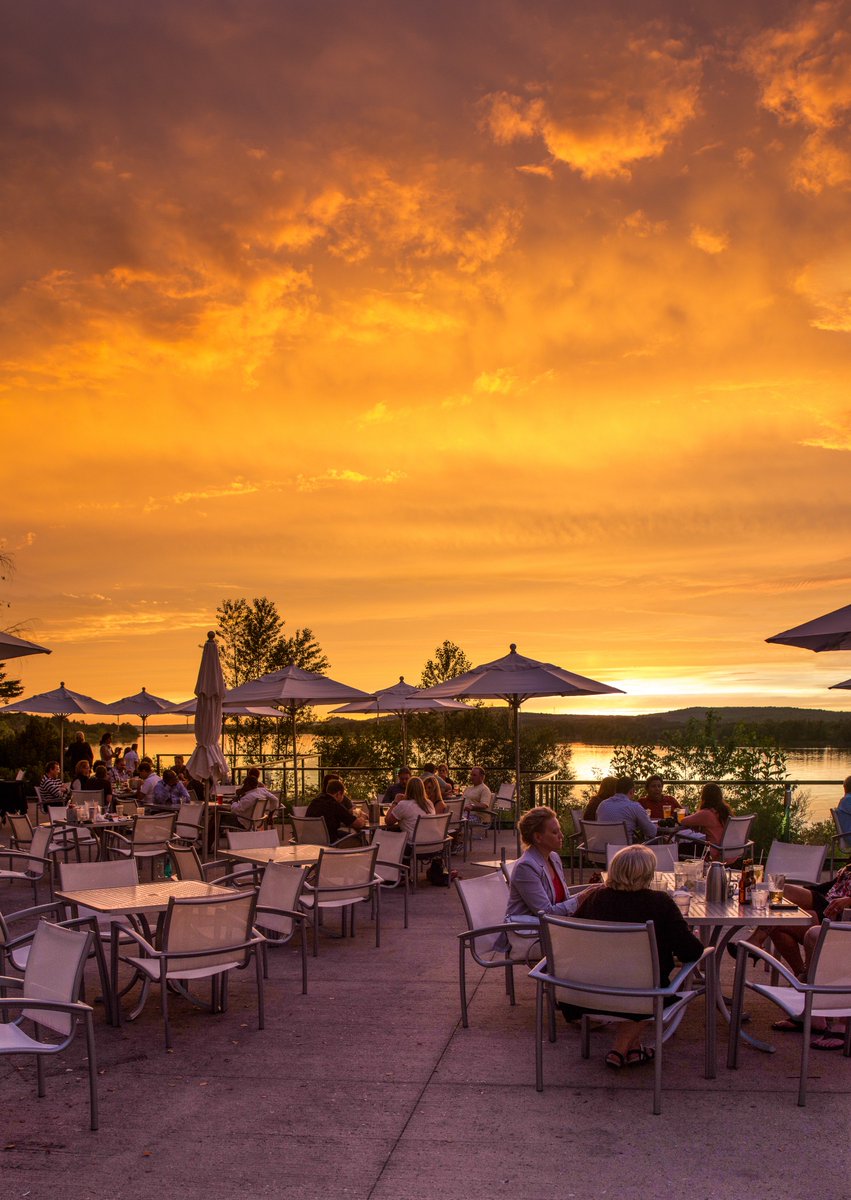 DIPPoolBar's tweet image. ☀️ Summer isn't over! ☀️

The DIP patio will remain open for Sept, daily from 11:30am - 9:00pm as an extension of @catchURBANGRILL.

The outdoor pool will be open for swimming but will not have food + beverage service. All dates weather permitting.