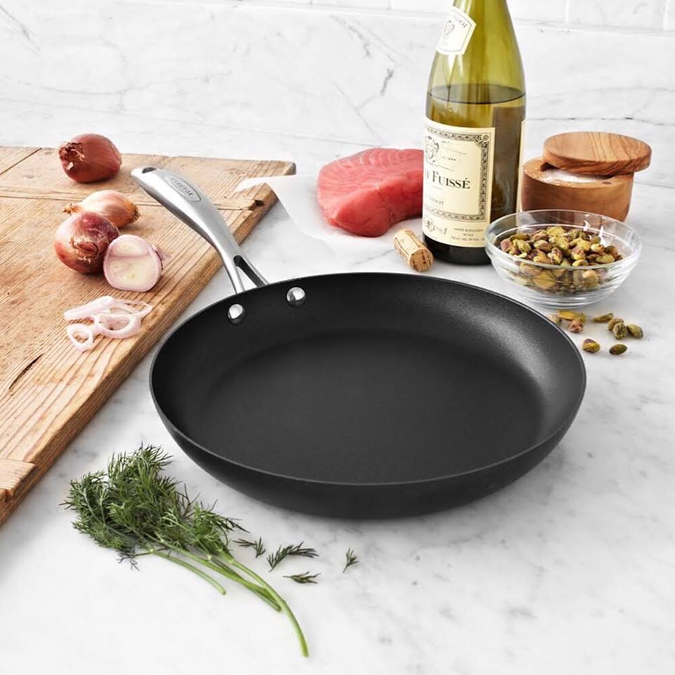 ScanpanSA's tweet photo. ✔️ Even heat distribution 
✔️ Nonstick coating
✔️ Ergonomic handles 
✔️ Recycled aluminum craftsmanship

This Pro IQ fry pan is a staple for aromatic and full-flavored home cooked meals. Shop the range: https://t.co/UhzLPaTPPu https://t.co/vNHbiAo8YP