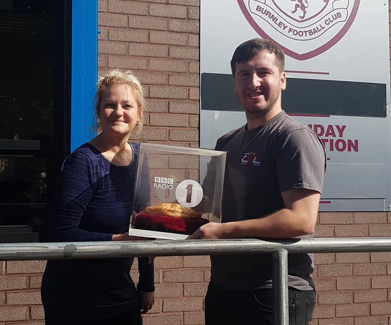 cvl_rossendale's tweet photo. Katrina and Mitch from CVL had the pleasure of taking the pasty from Rawtenstall train station, over to Turf Moor, Burnley.
We're not just a car leasing company, we are deliverers of dreams, and pastys.
#CVLRossendale #PassThePasty https://t.co/k1fW9wkr2h