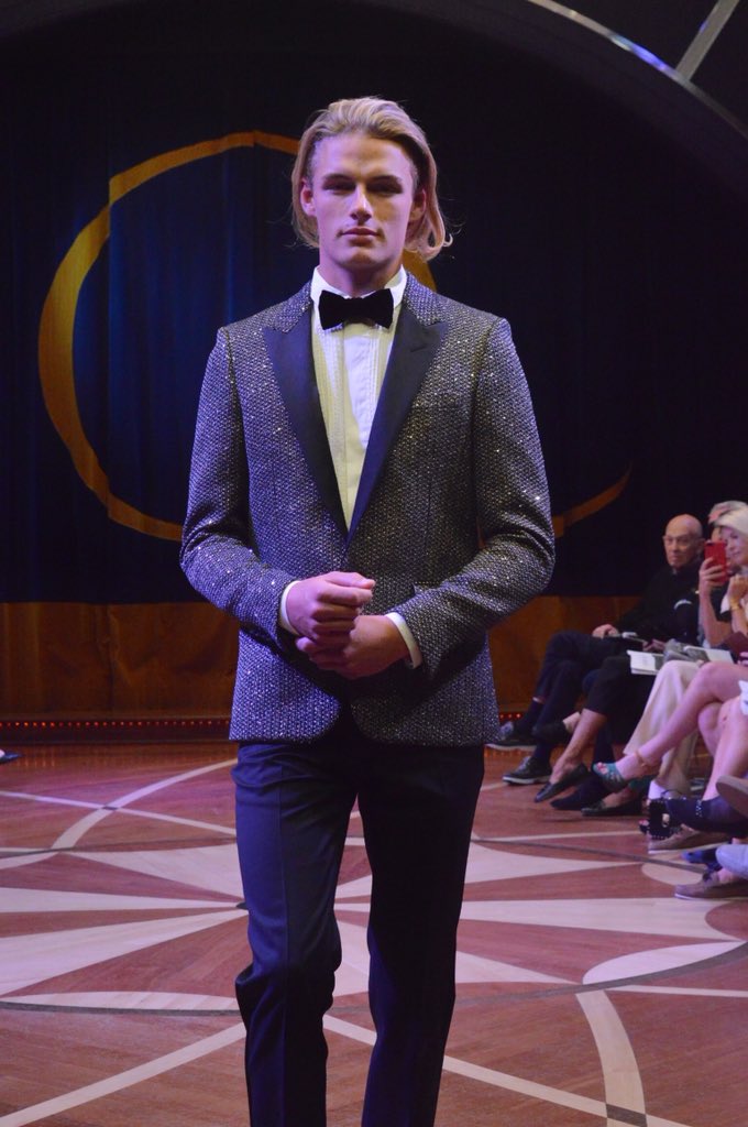 cunardline's tweet photo. The first show of Transatlantic Fashion Week: Mr Porter’s menswear classics with a twist, created by Jeremy Langmead.
@MRPORTERLIVE
#tfw #tfw2018 #transatlanticcrossing https://t.co/G4NqbXgRUc