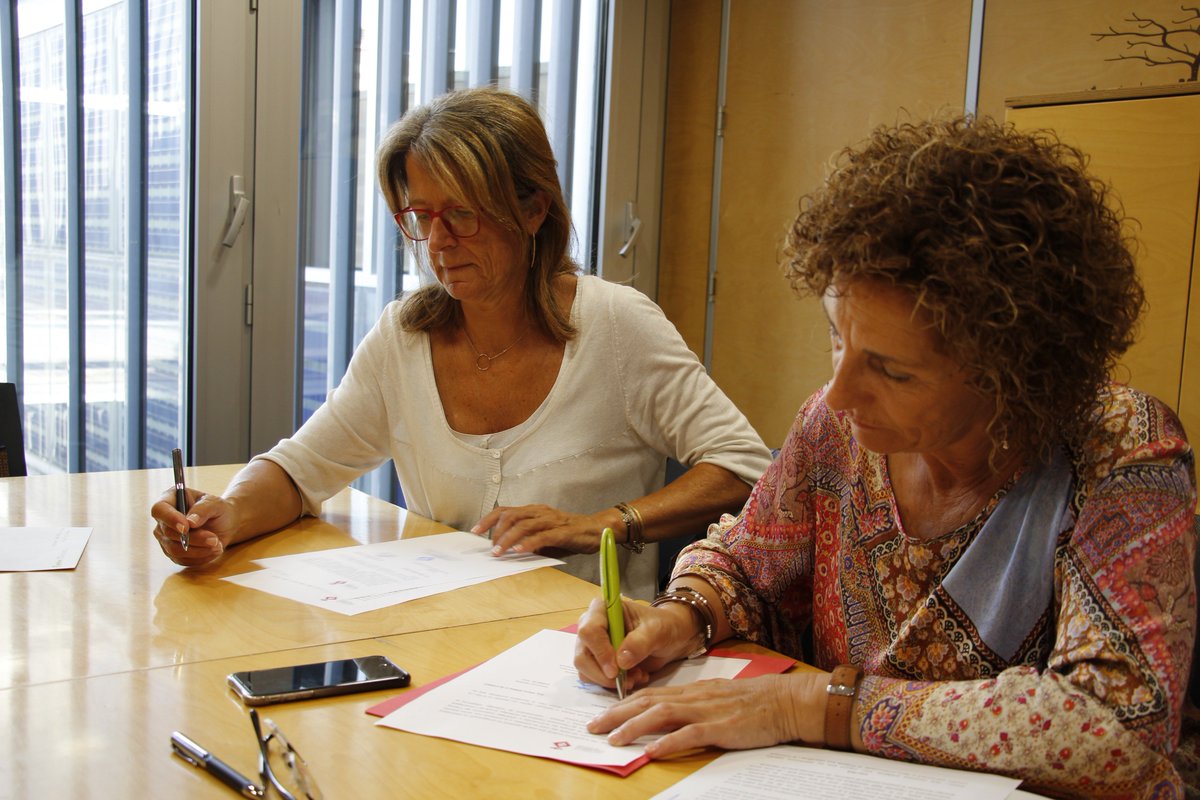 ajuntamentSPM's tweet photo. [NOTÍCIA] L'empresa Zambon, amb seu a #SantaPerpètua, patrocinarà amb 10.000 euros tres projectes de la nova #EMASPM 

✅Banc d'instruments #Cordat i #Percutap
✅Àrea Musicking del projecte #MUSA
✅Innovació Educativa

👉+ INFO https://t.co/sKmLWdXsGL https://t.co/d5ZeQS4xSu