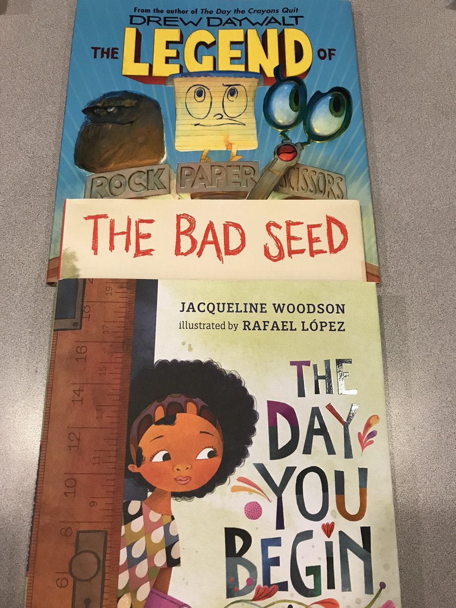 Johnsonin5th's tweet image. New shirt &amp;amp; books = a Wonderful Wednesday @Lorena_Elem               #LisdFutureFocus #lovefirstteachsecond❤️