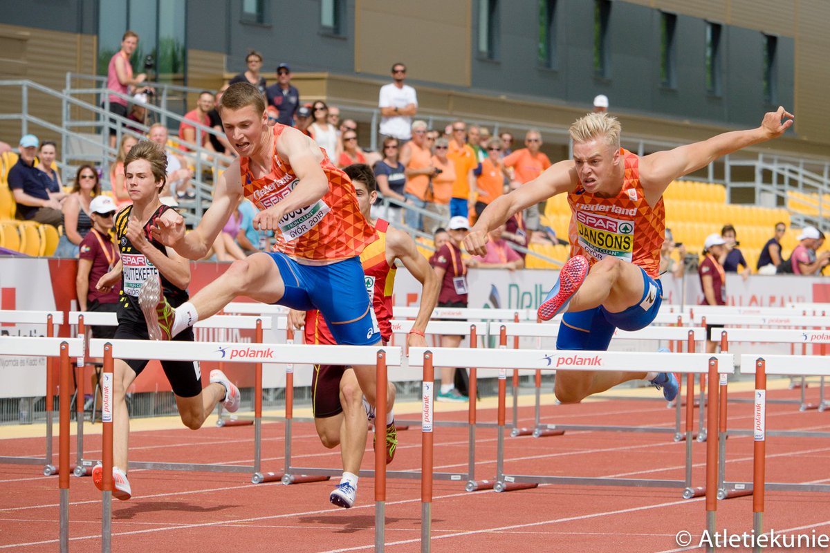 Ze zijn het levende bewijs dat topsport en vriendschap goed samengaan. Sven Jansons en Sven Roosen gingen als beste vrienden naar het EK u18 in Györ 🇭🇺. Dat de jonge atleten in de beslissende finale tegen elkaar zouden strijden, hadden ze niet verwacht.
bit.ly/2CnnBam