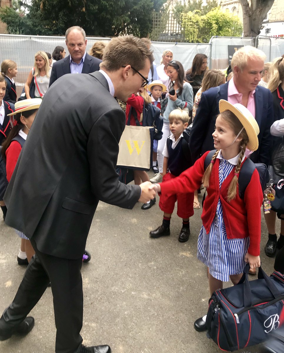 BroomwoodGirls's tweet photo. The children have arrived at the Upper School. Welcome back! #NWSbhFirstDayBack #NWSbhUS https://t.co/rlfcsOX8N3