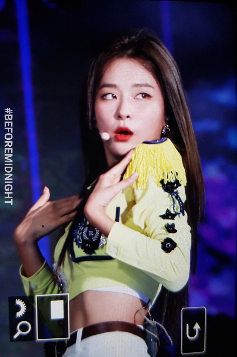 BFmidnight's tweet photo. 180905 이제는 이른 아침 창틈으로 수줍게 숨어드는 햇살에 네가 묻어있어🌸

#RedVelvet #SEULGI #슬기 https://t.co/I3dxFZk3IW