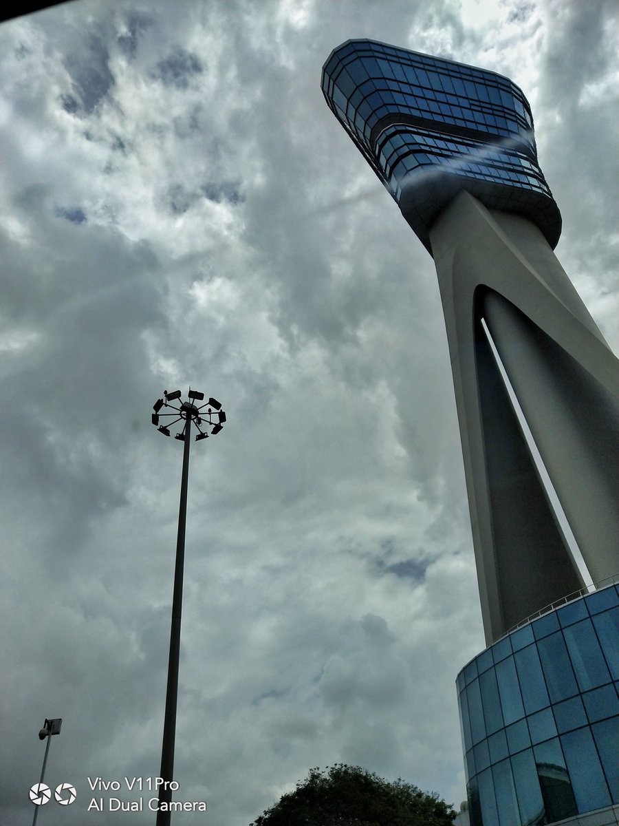nishantkundan's tweet photo. #ShotOnV11Pro #Vivo #VivoV11Pro #V11Pro #UnlockTheAmazing #VivoIndia #TearDrop #TearDropNotch  #techinfoBiT @Vivo_India @techinfobit https://t.co/gXmBCUHto1