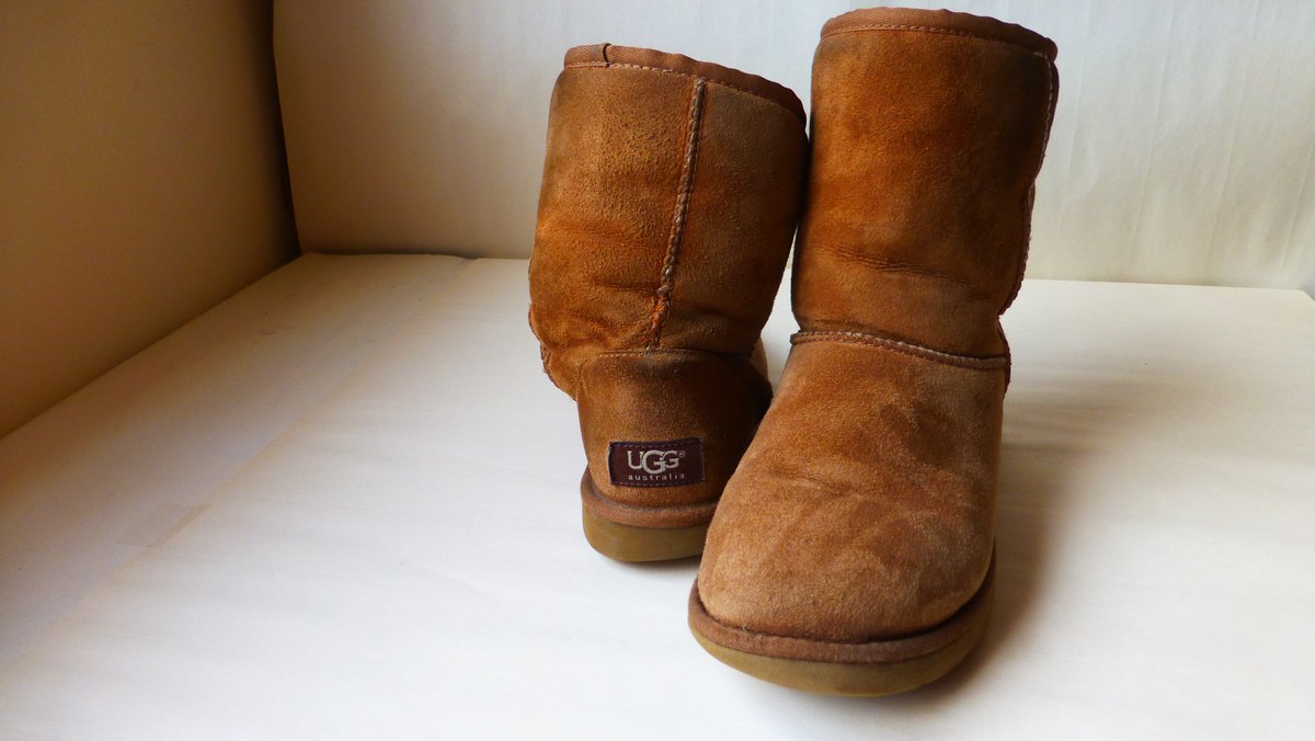 ColourlockUK_US's tweet photo. Get ready for winter,Why not give your suede and leather shoes/boots a good clean up!!
https://t.co/8AXxnOP7I1 https://t.co/TfeOr5aONL