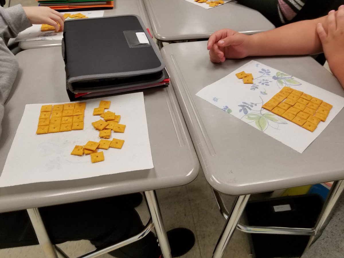 MrsCTeachesMath's tweet image. Exploring square numbers and roots with Cheese Nips.  Can you make a square out of 8 crackers? 4? 27?#iteachmath #mtbos #WSMSwolves