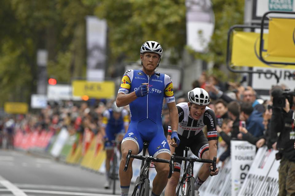 TheCycleBot's tweet photo. RT ParisTours: 🇫🇷❓ Alors d’après vous, qui succèdera à MATTEOTRENTIN au palmarès de ParisTours ❓

🇬🇧❓ So, in your opinion, who will be the next winner of ParisTours after MATTEOTRENTIN ❓

#ParisTours

📷 A.S.O. / Bruno Bade https://t.co/btSAaJwIGQ