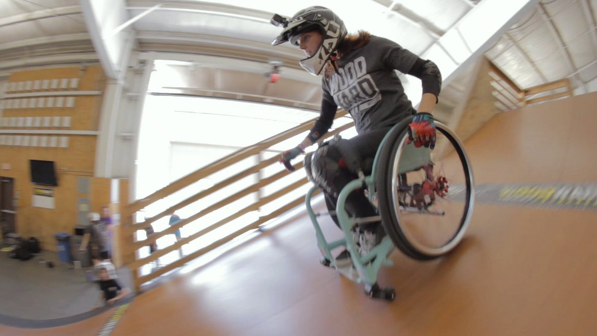 60 Second Docs on Twitter "She's the first girl to do a backflip in a