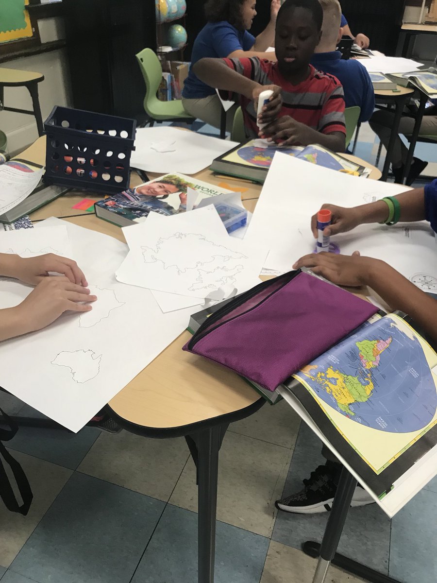 _mshanson's tweet photo. 7th Grade geographers making their own world maps @BSTEMhartford #bstemhartford https://t.co/ibvDl4yYHy