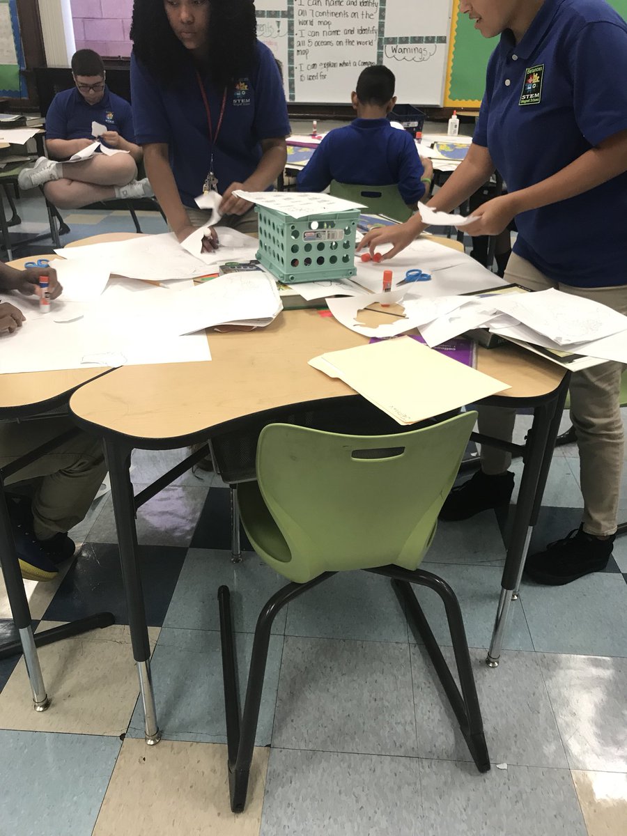 7th Grade geographers making their own world maps <a href="/BSTEMhartford/">Betances STEM</a> #bstemhartford