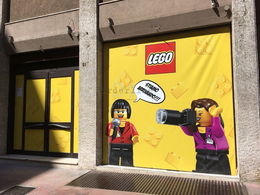 Borderline_24's tweet photo. #Bari, l'attesa è finita: l'8 settembre apre il negozio #Lego in via Argiro
https://t.co/oOZVl5TTXx
#ViaArgiro https://t.co/juRwSld6Pz