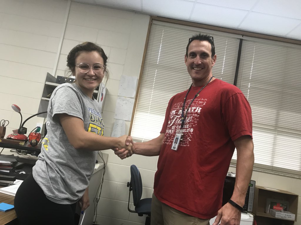 estefaniasoler_'s tweet photo. For every Rt, Mr.Katz will donate $0.50. And for every like, he will donate $0.25. All for CougarThon benefiting Children’s Miracle Network; specifically Arnold Palmer Hospital for Children! Ends in 2 weeks 9/19/18! Please RT/Like❤️💛 #FTK https://t.co/zTHkcfS58P
