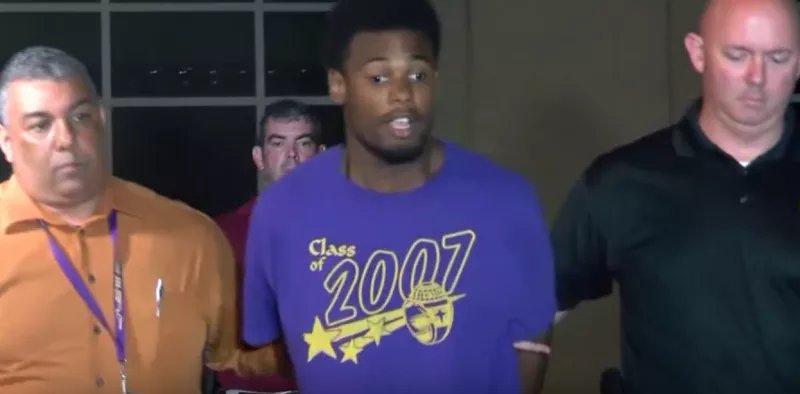 TheRoot's tweet photo. A black man was accused of shooting at a Louisiana cop, now the district attorney is saying there's no evidence that he even had a gun: https://t.co/n4z8KVYz7q https://t.co/RZIH3qC82H