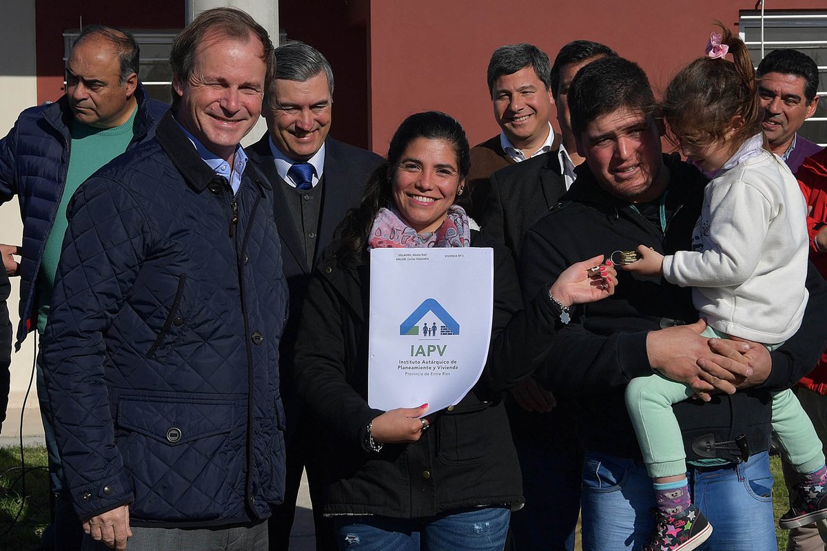 facuwelschen's tweet image. RT biblewords3: Llamamos a licitación para la construcción de las primeras 42 viviendas de madera en el marco del programa "Primero tu Casa". Se construirán en #NuevaEscocia, #LosConquistadores y #Ubajay, con una inversión de fondos íntegramente provinci…