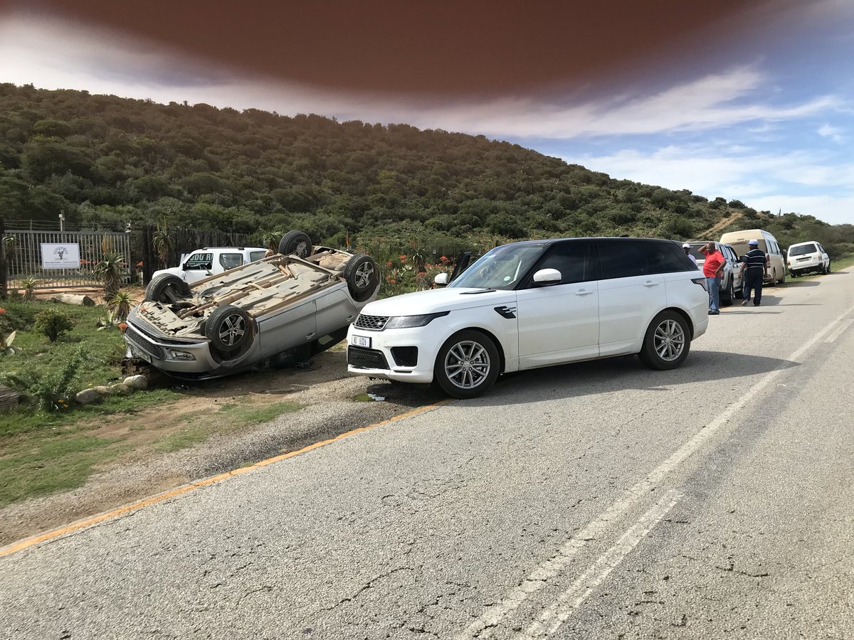 gud_red's tweet photo. #RoadTrip18 got taken out by an idiot trying to overtake while I’m indicating to turn. Thankful no one hurt @Addo https://t.co/0A9JsmQaUa