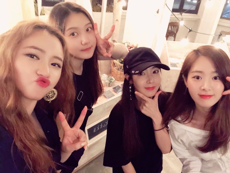 minjae_1218's tweet photo. 소정언니 생일 축하하러😆❤️
너무 좋은 사람들 #걸스피릿 https://t.co/YCLUUH6xLJ