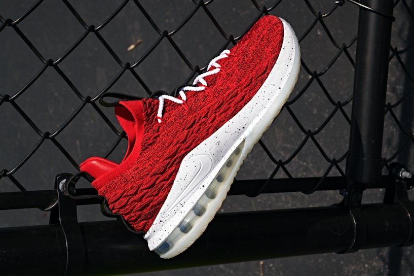 FinishLine's tweet image. 'Bron 'Bron

finl.co/QRv