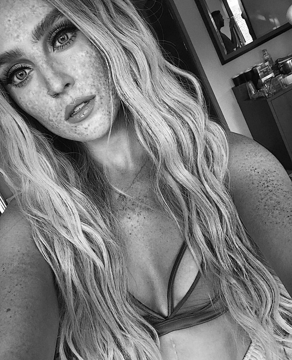 LittleMix's tweet photo. Freckle shmeckle!
P<3 https://t.co/ScSqpcqmaq