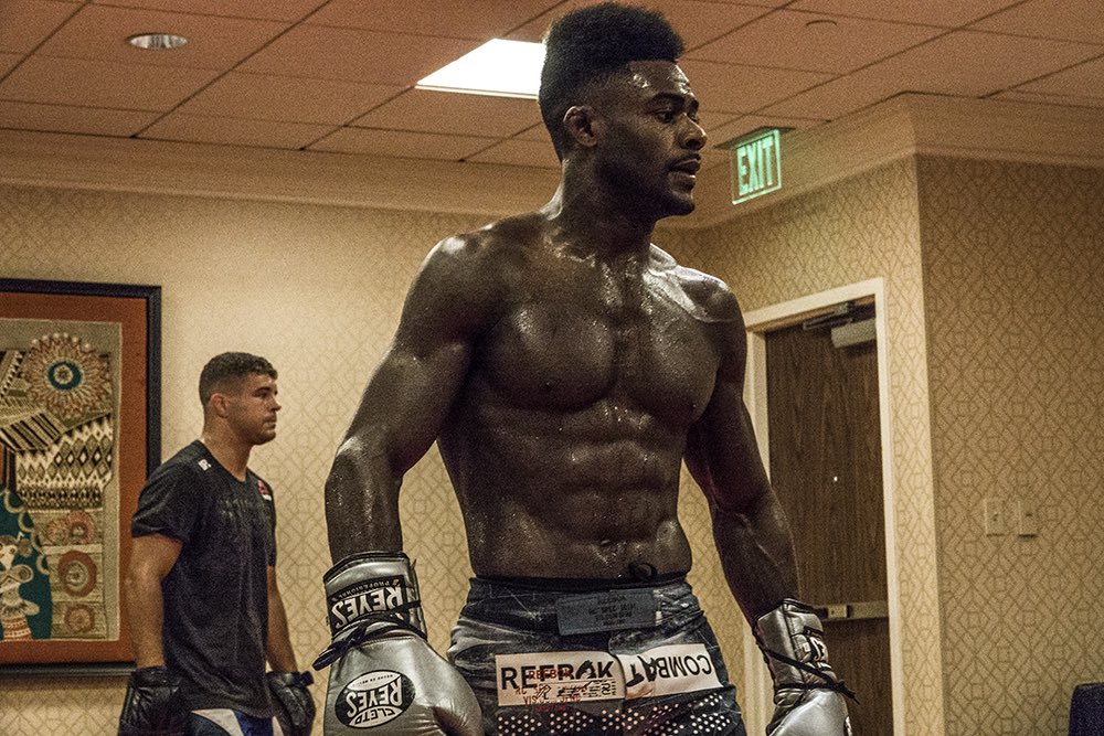 funkmasterMMA's tweet image. They wanna take everything I’ve worked for. Let’s see if they can handle all this smoke.
•
#HumanAnaconda #HumanBackpack #UFC228 #FunkBandits