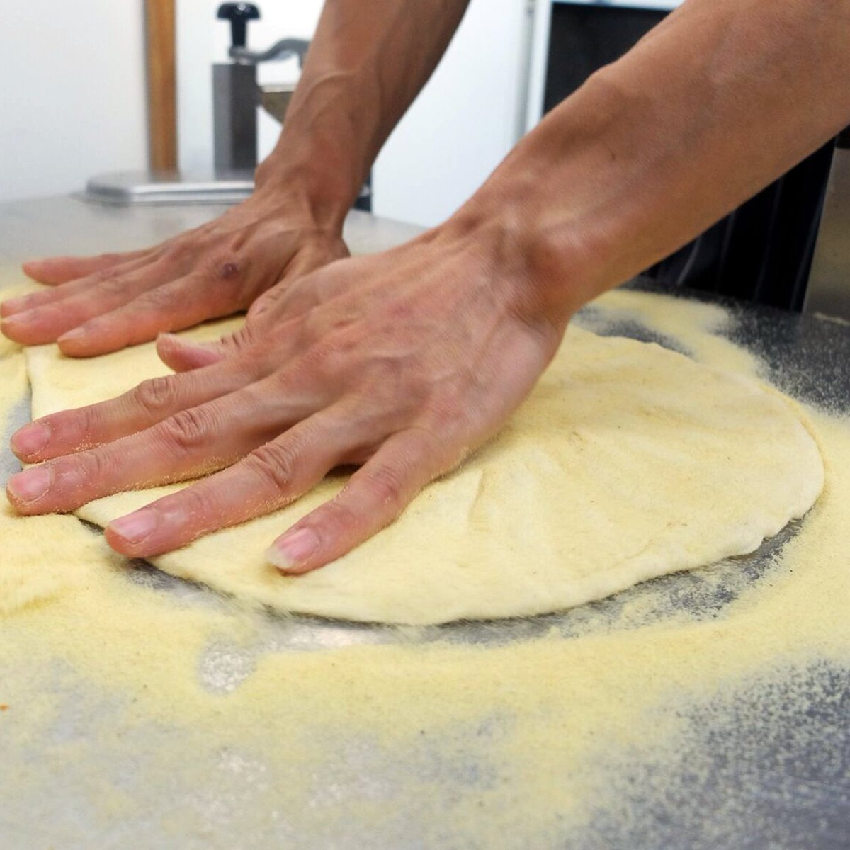 TramyardKitchen's tweet photo. The freshest ingredients make the best &amp; tastiest pizzas! ❤️

Our earlybird starts at 5 pm! Make sure to get here early for some g=fabulous foodie options (&amp; a prosecco cocktail or two!)

Call (01) 201 0450 // https://t.co/VDBsnsVXi4 https://t.co/YyinkuxvSQ